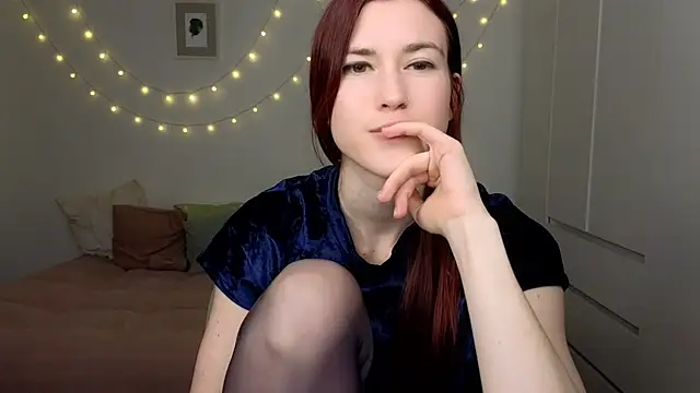 Snapshot of AliciaNewell chatting on April 3, 2026, 5:08 pm AliciaNewell online show from April 3, 2026, 5:08 pm