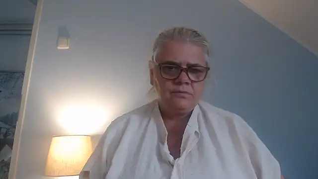 Snapshot of hotladymoon chatting on July 25, 2026, 2:34 pm hotladymoon online show from July 25, 2026, 2:34 pm