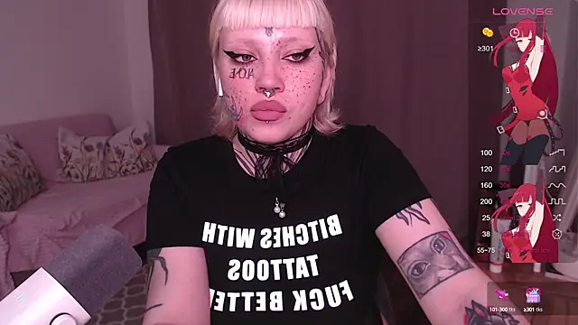 Snapshot of tradishka chatting on September 9, 2025, 8:40 pm tradishka online show from September 9, 2025, 8:40 pm