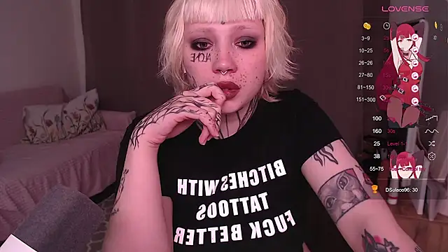 Snapshot of tradishka chatting on September 12, 2025, 7:02 pm tradishka online show from September 12, 2025, 7:02 pm