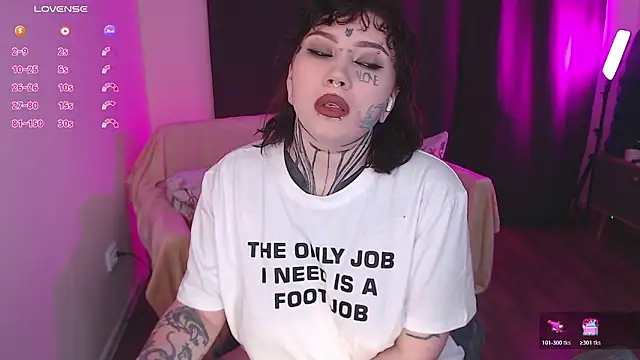 Snapshot of tradishka chatting on March 27, 2026, 8:21 pm tradishka online show from March 27, 2026, 8:21 pm