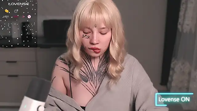 Snapshot of tradishka chatting on March 23, 2025, 2:59 am tradishka online show from March 23, 2025, 2:59 am