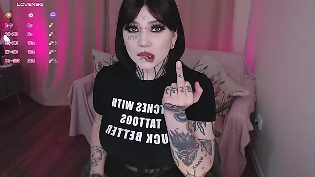 Snapshot of tradishka chatting on March 6, 2026, 7:09 pm tradishka online show from March 6, 2026, 7:09 pm