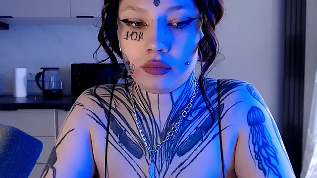 Snapshot of tradishka chatting on February 18, 2025, 12:49 pm tradishka online show from February 18, 2025, 12:49 pm