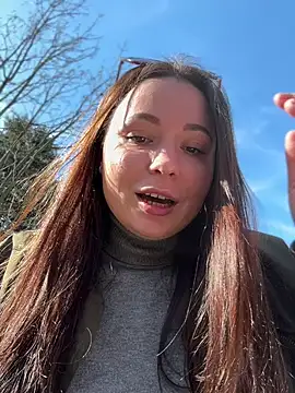 Snapshot of dreams4u chatting on March 7, 2025, 9:51 am dreams4u online show from March 7, 2025, 9:51 am