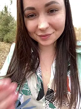 Snapshot of dreams4u chatting on March 14, 2025, 1:02 pm dreams4u online show from March 14, 2025, 1:02 pm