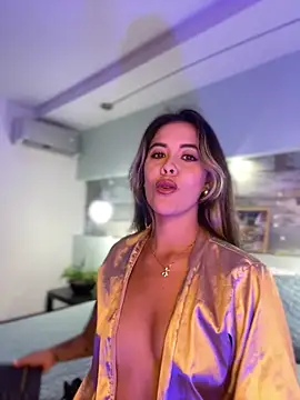 Snapshot of Emilia_Bakerr chatting on February 13, 2025, 9:17 pm Emilia Bakerr online show from February 13, 2025, 9:17 pm