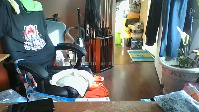 Snapshot of Daremeknot chatting on April 9, 2026, 1:39 pm Daremeknot online show from April 9, 2026, 1:39 pm