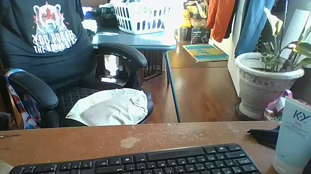 Snapshot of Daremeknot chatting on March 30, 2026, 1:34 pm Daremeknot online show from March 30, 2026, 1:34 pm