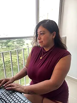 MrsFoucher online show from February 20, 2025, 12:47 pm