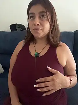 MrsFoucher online show from November 30, 2025, 9:26 pm