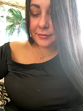 Snapshot of DaisyStreet chatting on November 22, 2025, 11:09 am DaisyStreet online show from November 22, 2025, 11:09 am