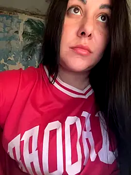 Snapshot of DaisyStreet chatting on December 2, 2025, 3:03 pm DaisyStreet online show from December 2, 2025, 3:03 pm