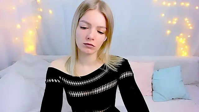 Snapshot of Lily_Daviss chatting on February 13, 2026, 2:55 am Lily Daviss online show from February 13, 2026, 2:55 am