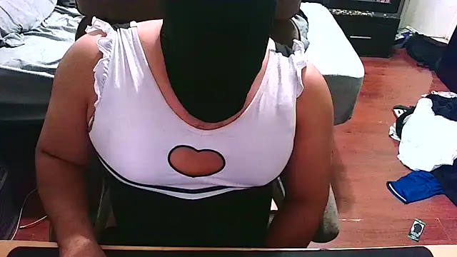 Snapshot of babykayla972 chatting on October 6, 2025, 8:59 am babykayla972 online show from October 6, 2025, 8:59 am