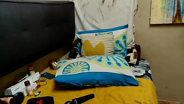 Snapshot of Brunettedevon33 chatting on September 18, 2025, 9:12 am Brunettedevon33 online show from September 18, 2025, 9:12 am