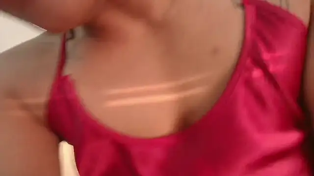 Snapshot of Hannagarces chatting on November 22, 2025, 11:31 am Hannagarces online show from November 22, 2025, 11:31 am