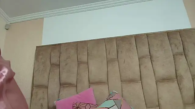 Snapshot of Hannagarces chatting on November 13, 2025, 11:25 am Hannagarces online show from November 13, 2025, 11:25 am