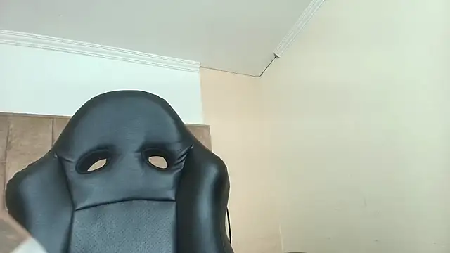 Snapshot of Hannagarces chatting on November 8, 2025, 11:36 am Hannagarces online show from November 8, 2025, 11:36 am