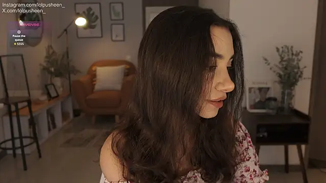 Snapshot of JulietteDee chatting on May 1, 2026, 7:52 pm JulietteDee online show from May 1, 2026, 7:52 pm