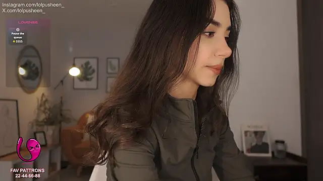 Snapshot of JulietteDee chatting on May 19, 2026, 9:22 pm JulietteDee online show from May 19, 2026, 9:22 pm