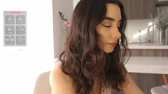 JulietteDee online show from April 21, 2026, 9:32 pm