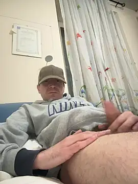 maurix9111 online show from April 5, 2026, 7:20 pm