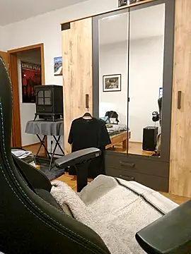 Snapshot of noidentiti chatting on March 21, 2025, 7:57 pm noidentiti online show from March 21, 2025, 7:57 pm