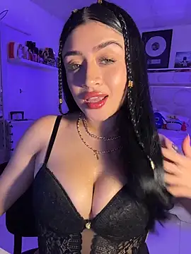 lucianaroy online show from April 9, 2026, 3:08 am