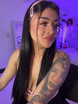 Snapshot of lucianaroy chatting on October 28, 2025, 1:39 am lucianaroy online show from October 28, 2025, 1:39 am