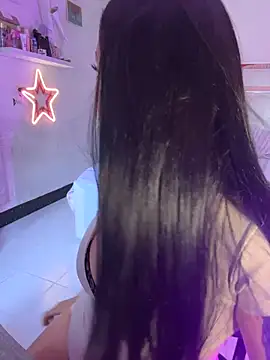 lucianaroy online show from March 12, 2026, 9:08 pm