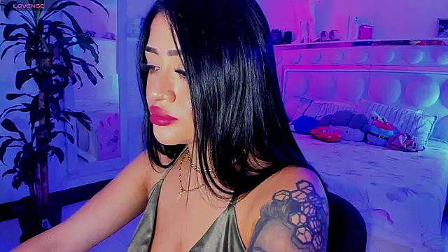Snapshot of lucianaroy chatting on June 12, 2026, 9:56 pm lucianaroy online show from June 12, 2026, 9:56 pm