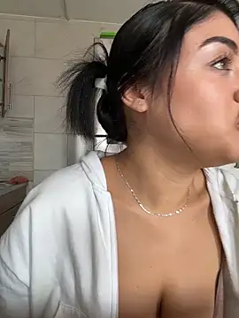 Snapshot of lucianaroy chatting on November 29, 2025, 3:01 pm lucianaroy online show from November 29, 2025, 3:01 pm