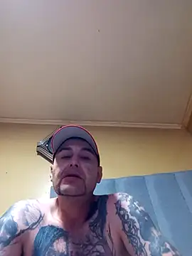 TrainedFinder5 online show from October 20, 2025, 11:27 pm