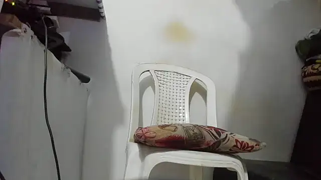 hugo3918  online show from March 24, 2026, 12:32 am