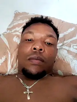 hugo3918  online show from September 15, 2025, 4:18 pm