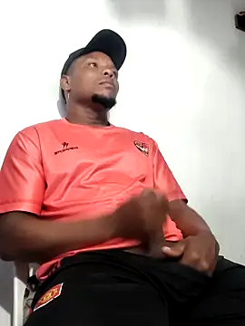 hugo3918  online show from October 7, 2025, 12:44 am