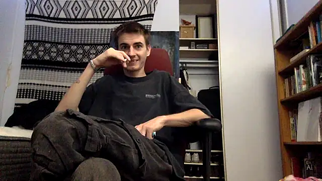 Snapshot of spicylaboi chatting on December 2, 2025, 10:06 am spicylaboi online show from December 2, 2025, 10:06 am