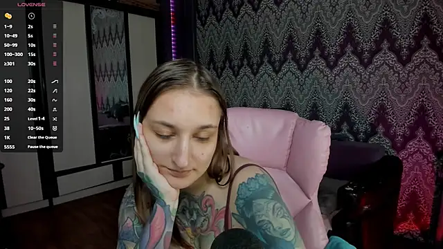 Snapshot of AlexRacc00n chatting on December 6, 2024, 5:36 am AlexRacc00n online show from December 6, 2024, 5:36 am