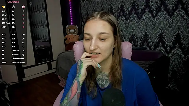 Snapshot of AlexRacc00n chatting on December 12, 2024, 6:03 am AlexRacc00n online show from December 12, 2024, 6:03 am