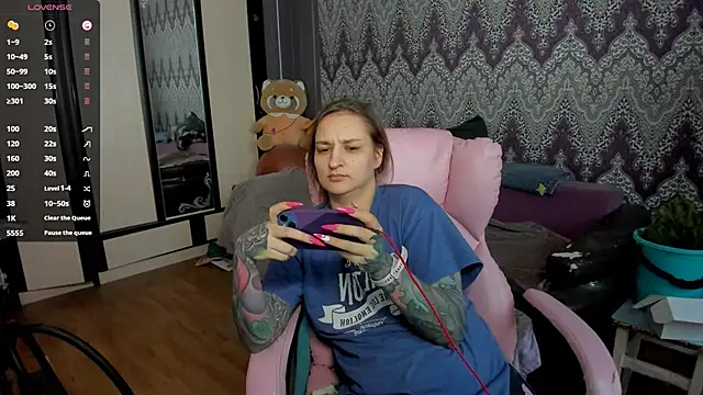 Snapshot of AlexRacc00n chatting on January 21, 2025, 6:00 am AlexRacc00n online show from January 21, 2025, 6:00 am