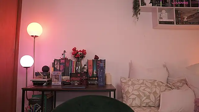 Snapshot of EmilyxRose_- chatting on October 27, 2025, 6:09 pm EmilyxRose - online show from October 27, 2025, 6:09 pm