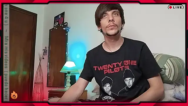 Snapshot of tobix_ chatting on December 29, 2024, 2:49 am tobix online show from December 29, 2024, 2:49 am