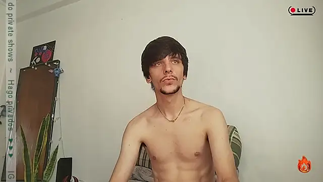 Snapshot of tobix_ chatting on January 20, 2025, 7:35 pm tobix online show from January 20, 2025, 7:35 pm