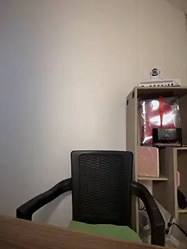 Snapshot of MarianaBenz chatting on November 26, 2025, 1:05 am MarianaBenz online show from November 26, 2025, 1:05 am