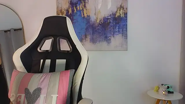 KristennBlue online show from December 1, 2025, 12:11 am