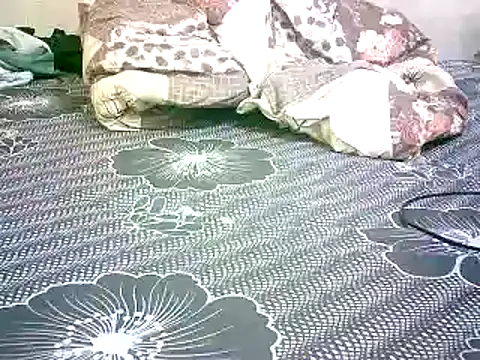 Snapshot of honeypotsweet chatting on November 3, 2025, 6:44 pm honeypotsweet online show from November 3, 2025, 6:44 pm