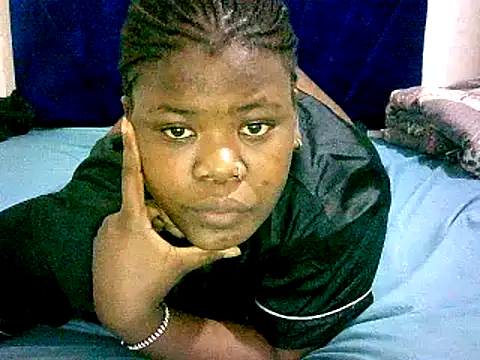 Snapshot of honeypotsweet chatting on November 12, 2025, 9:40 pm honeypotsweet online show from November 12, 2025, 9:40 pm