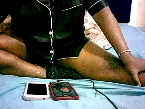 Snapshot of honeypotsweet chatting on December 1, 2025, 9:15 pm honeypotsweet online show from December 1, 2025, 9:15 pm