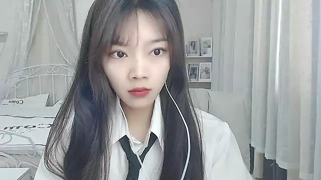 Snapshot of Jenny-Z chatting on December 18, 2025, 2:27 am Jenny-Z online show from December 18, 2025, 2:27 am